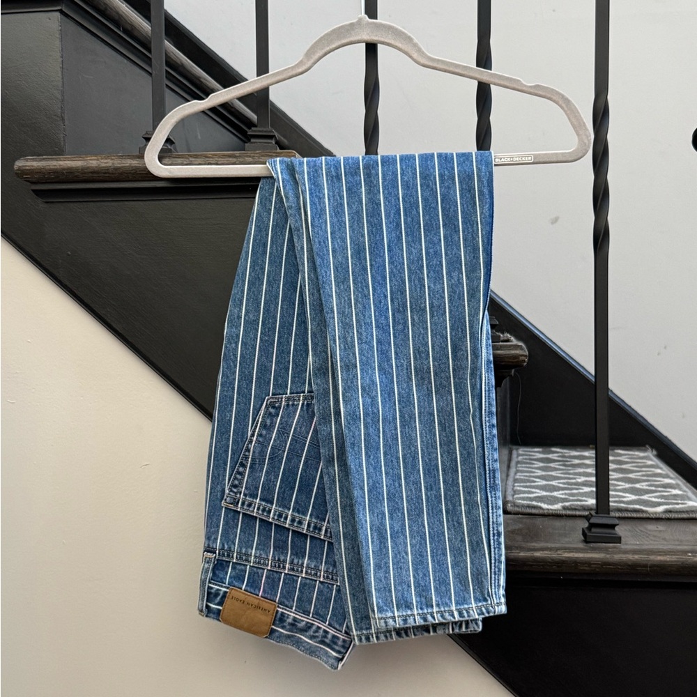 American Eagle Outfitters straight leg blue striped jeans 00/24